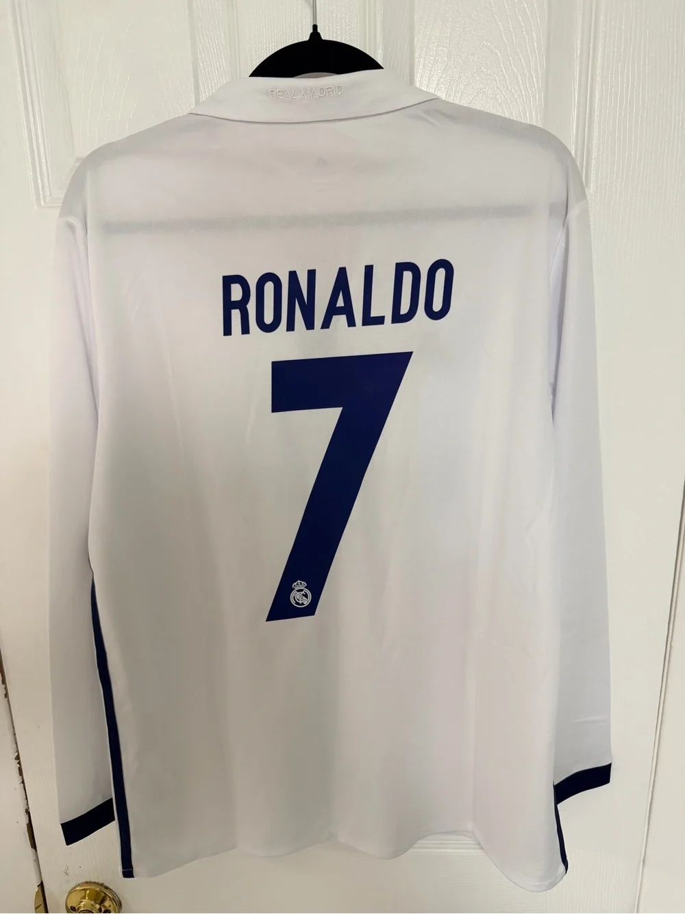Real Madrid 2016–17 Home Jersey (Long Sleeve) – #7 Cristiano Ronaldo size S
